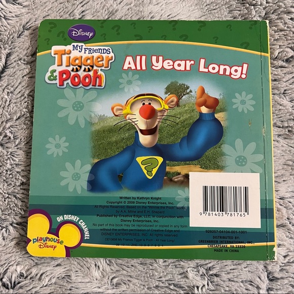 ‼️SOLD‼️ 🔵 4/$15 • “My Friends Tigger & Pooh- All Year Long” Book - Picture 4 of 4